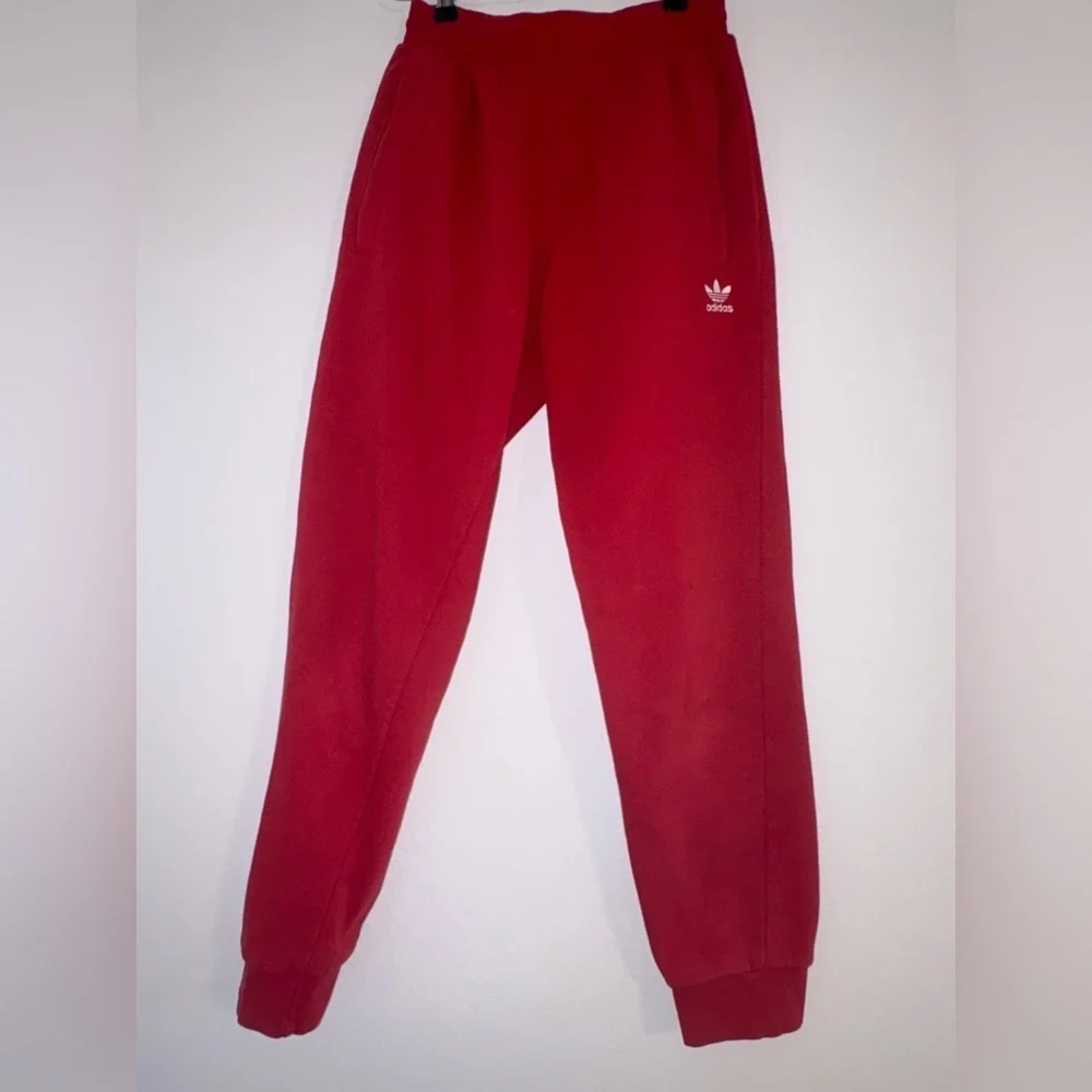 adidas originals essentials